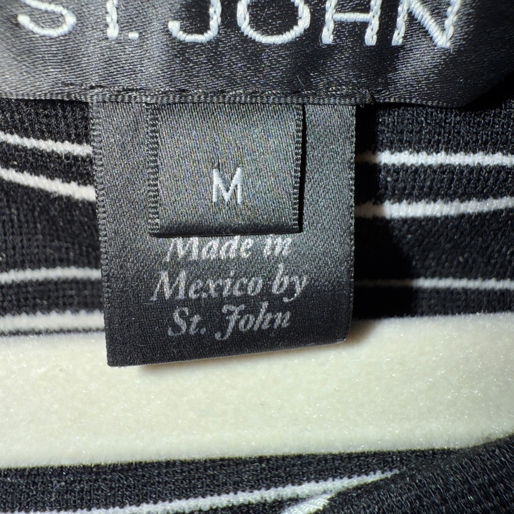 St. John 3/4 Sleeve Boat Stripe Knit Top Size M Nautical
Coastal Country Club - Picture 3 of 6